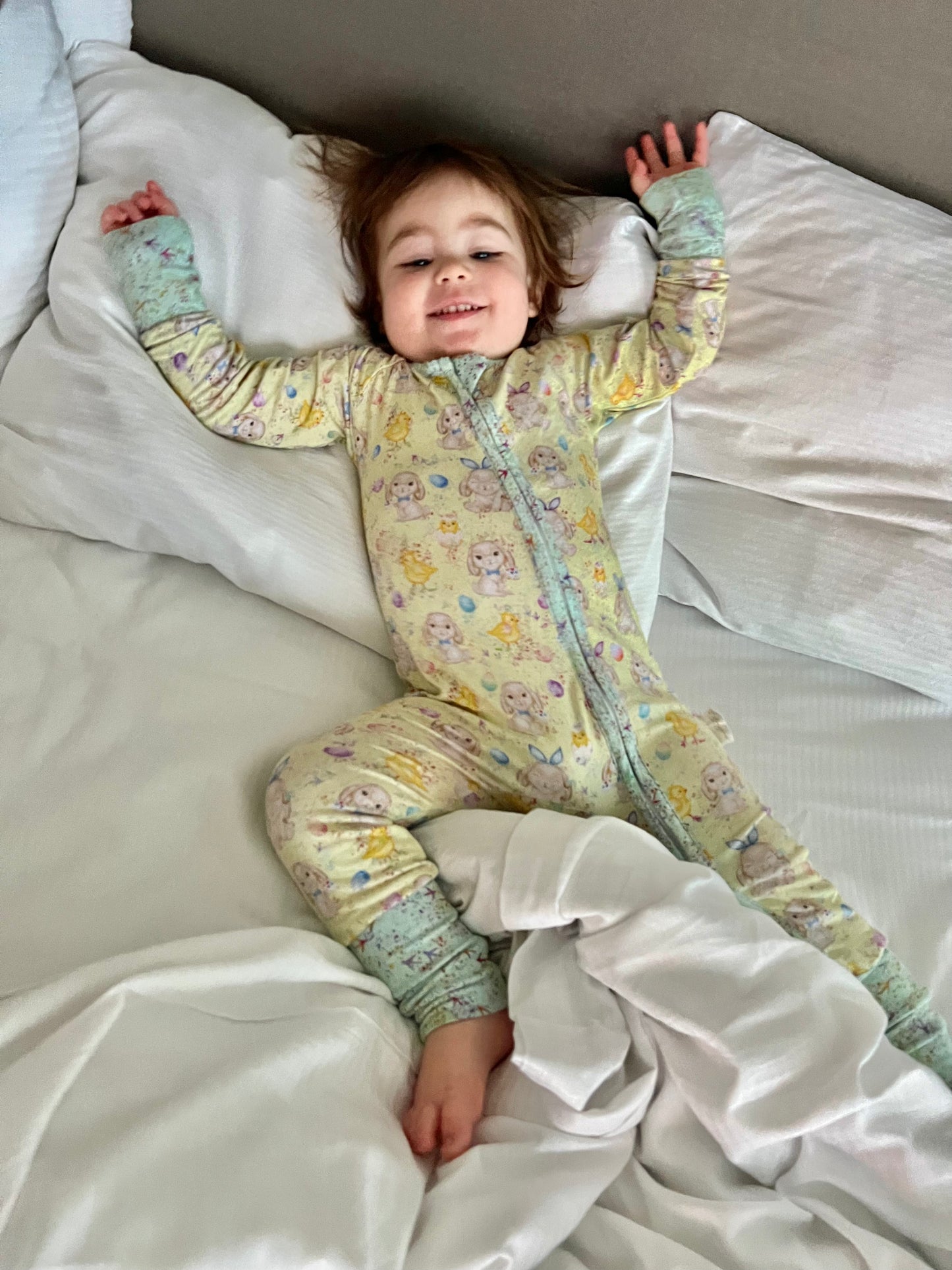 Hoppy Vibes Snug Set (yellow/seafoam)